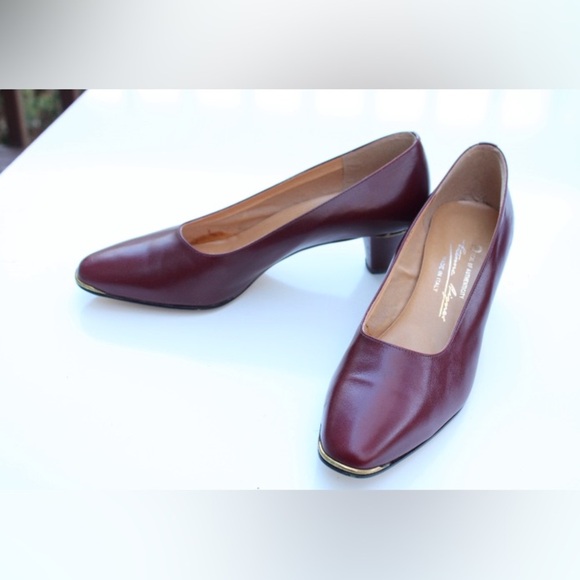 Beautiful Etienne Aigner low pumps - Picture 7 of 16